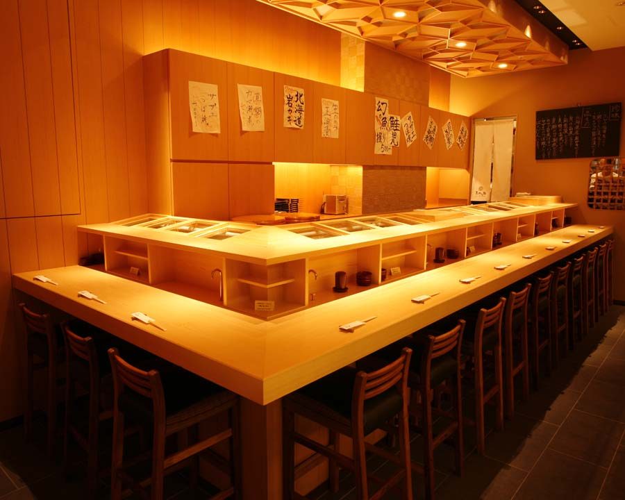 Manten Sushi Marunouchi: Discover Tokyo''''s Premier Affordable Omakase Gem